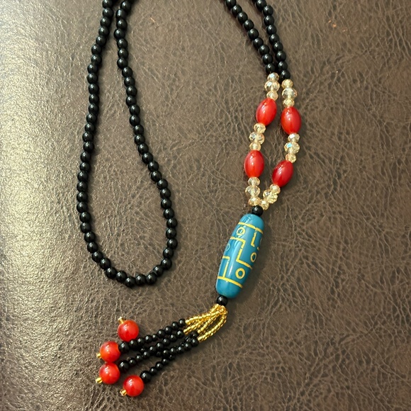 Chic Black, Amber and Red Beaded Necklace with Green Pendant - Picture 7 of 8